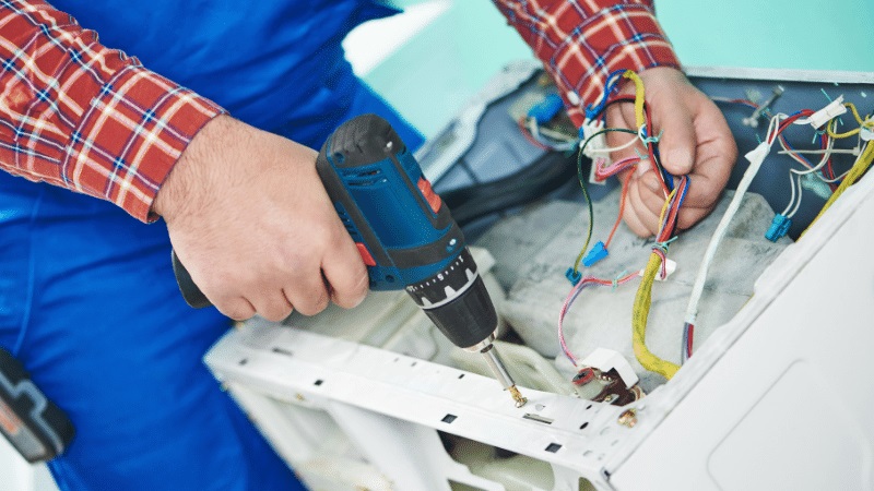 Avcılar Eminçelik Eminçelik çamaşır makinesi kart tamiri – Su almama arızası orijinal parça ile giderildi. - Teknik servis örneği